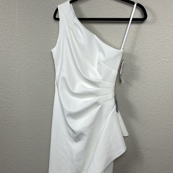 NWT Xscape One Shoulder Ruffle Scuba Crepe Gown White Wedding Sz 4 - Picture 3 of 14